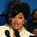 watch:-cardi-b-fumbles-on-kamala-harris-rally-stage-while-teleprompter-malfunctions