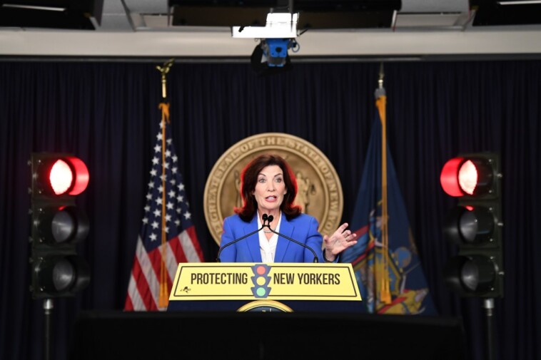 kathy-hochul-calls-trump,-gop-voters-‘anti-american’-and-‘anti-women,’-sparking-furor:-‘asinine’