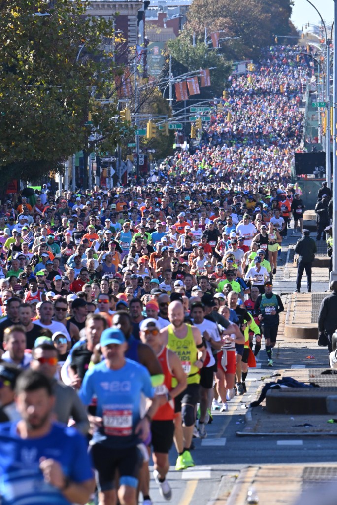 man,-24,-falls-to-death-from-third-story-building-while-watching-nyc-marathon:-sources