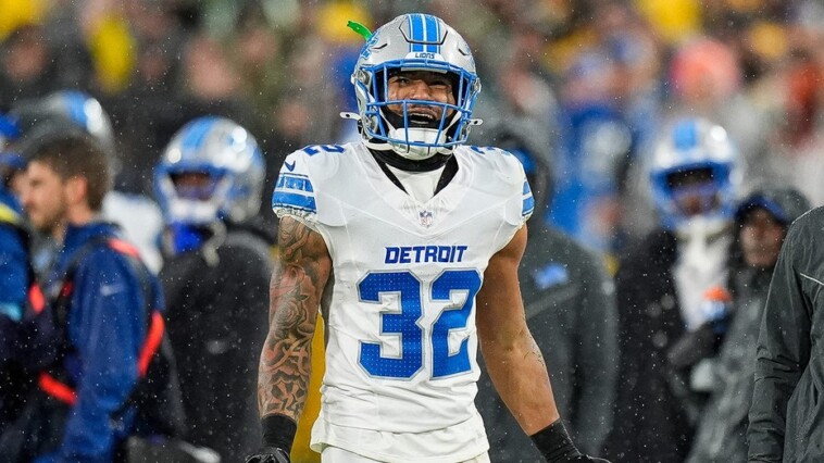 lions’-brian-branch-ejected,-flips-middle-finger-to-packers-fans-after-throwing-illegal-hit