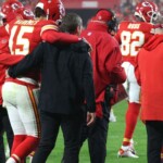 mahomes-shakes-off-‘scary’-injury,-lifts-kc-to-8-0