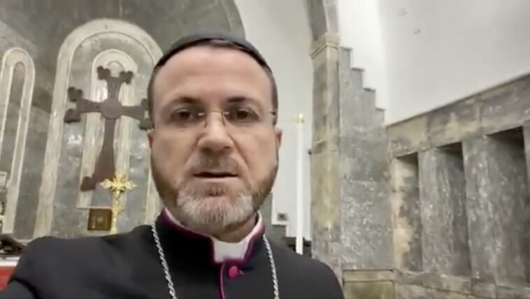 iraqi-priest-prays-for-trump’s-victory:-calls-on-god-to-send-a-strong-leader-to-protect-persecuted-christians-and-bring-peace-to-the-middle-east