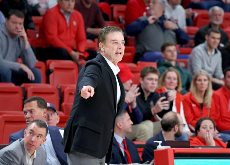 why-rick-pitino-apologized-to-st.-john’s-after-season-opening-win