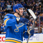 blues’-dylan-holloway-out-of-hospital,-feeling-‘way-better’-after-taking-puck-to-neck