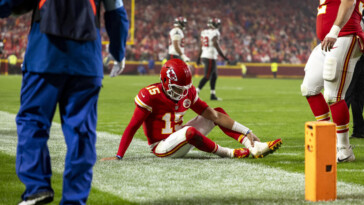 chiefs-qb-patrick-mahomes-not-limited-at-practice-after-ankle-injury,-should-start-vs.-broncos