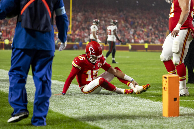 chiefs-qb-patrick-mahomes-not-limited-at-practice-after-ankle-injury,-should-start-vs.-broncos