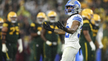 lions’-brian-branch-apologizes-for-flipping-off-lambeau-field-crowd:-‘that-was-just-the-heat-of-the-moment-for-me’