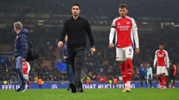 on-and-off-the-pitch,-uncertainty-is-starting-to-creep-up-at-arsenal