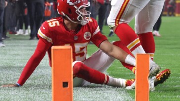 patrick-mahomes-reveals-just-how-serious-his-ankle-injury-is:-‘always-fear-the-worst’