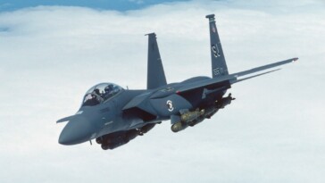 us-f-15-strike-eagle-fighter-jets-en-route-to-middle-east-ahead-of-possible-iranian-retaliatory-attack-on-israel:-report