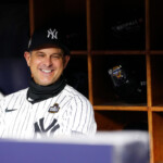 aaron-boone-will-be-back-as-yankees-manager-after-club-exercises-option