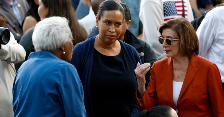 watch:-nancy-pelosi-appears-to-be-having-a-hard-time-dealing-with-kamala’s-loss-as-cameras-capture-tense-moment