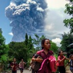 indonesia’s-mount-lewotobi-unleashes-towering-plumes-of-hot-ash-up-to-26k-feet-high-in-surreal-scene:-photos