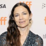 ‘family-ties’-star-justine-bateman-slams-‘un-american-period’-over-the-last-4-years:-‘common-sense-discarded’