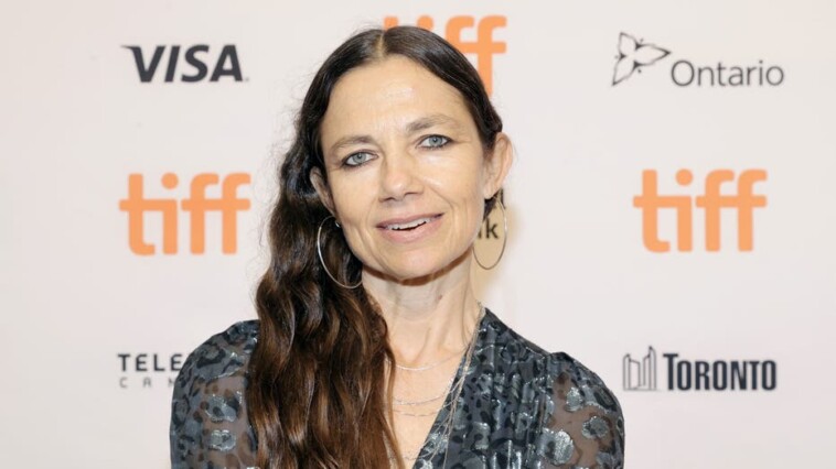 ‘family-ties’-star-justine-bateman-slams-‘un-american-period’-over-the-last-4-years:-‘common-sense-discarded’