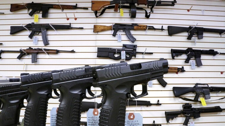 us-judge-tosses-illinois’-ban-on-semiautomatic-weapons,-governor-pledges-swift-appeal