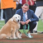 fans-pay-tribute-to-kirk-herbstreit’s-dog,-ben,-with-heartfelt-‘college-gameday’-signs