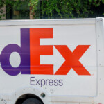 watch:-ohio-porch-pirate-assaults-fedex-driver-to-steal-package