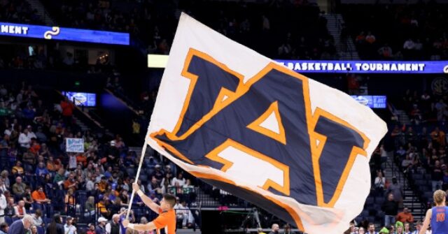 report:-plane-carrying-auburn-men’s-basketball-team-diverted-due-to-in-flight-brawl-among-players