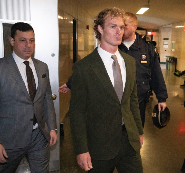 witness-after-witness-in-daniel-penny-trial-say-they-feared-jordan-neely’s-threats-on-subway