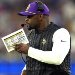 vikes-dc-flores-‘would-love’-to-be-nfl-hc-again