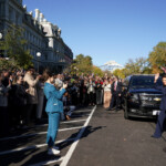 white-house-staff-chant-‘mvp’-for-kamala-harris-on-first-visit-since-election