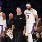 lakers-star-anthony-davis-cleared-to-play-after-eye-poke-knocked-him-out-of-win-over-raptors-early