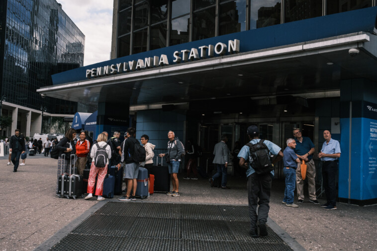 penn-station-gets-$72-million-for-renovations,-including-new-30,000-square-foot-public-plaza