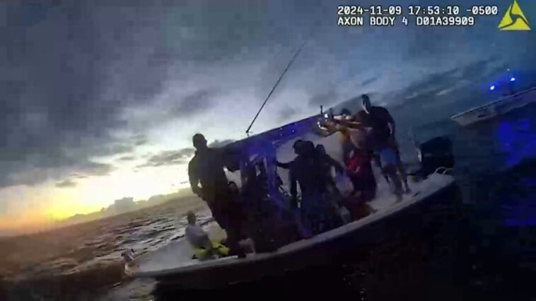 over-a-dozen-people-rescued-after-wave-throws-boaters-into-florida-waters:-authorities