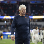 longtime-jets-coach-mike-westhoff-steps-down-from-broncos-job-over-health-issues