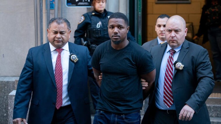 man-arrested-in-nyc-strangulation-death-of-woman-found-outside-times-square-hotel