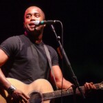 country-star-darius-rucker-donates-to-etsu’s-nil-fund-after-‘awkward’-appearance-at-football-game