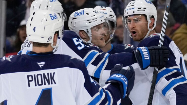 jets-set-nhl-history,-win-15-of-first-16-games