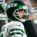 inside-aaron-rodgers’-complicated-relationship-with-the-jets