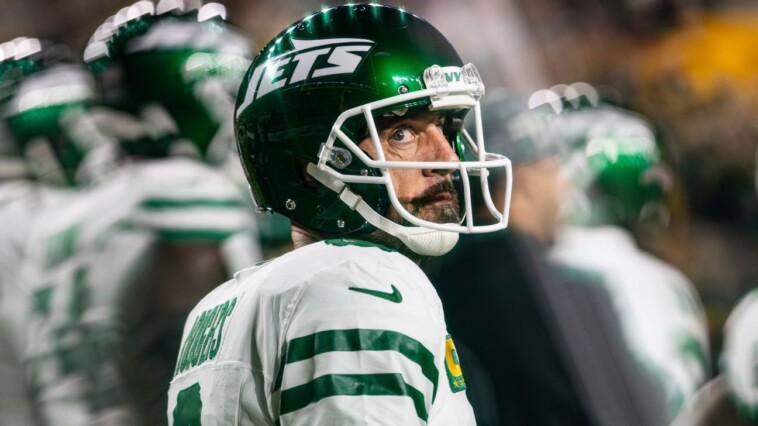 inside-aaron-rodgers’-complicated-relationship-with-the-jets