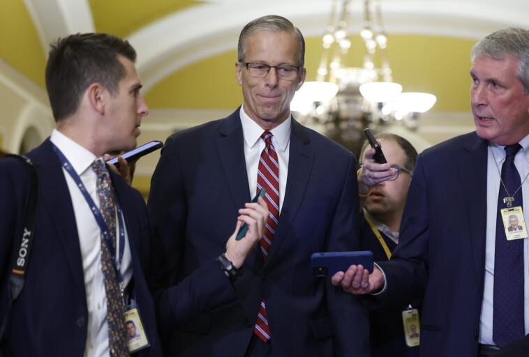 senate-republicans-elect-john-thune-as-leader,-succeeding-mitch-mcconnell