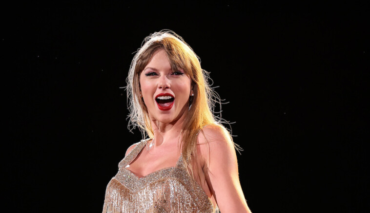 taylor-swift-opens-toronto-concert-with-land-acknowledgment