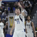 jazz-beat-mavericks-on-john-collins’-game-winning-dunk,-courtesy-of-statuesque-defense-by-luka-doncic