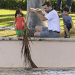 jd-vance-plays-with-his-three-young-kids-as-robot-dog-spot-stands-guard-at-mar-a-lago