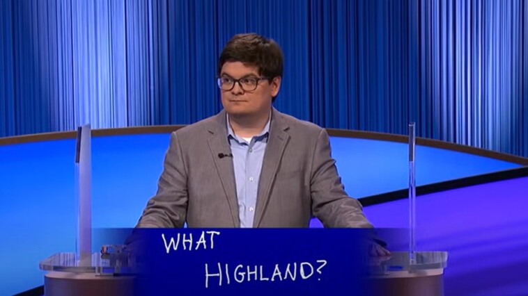 ‘jeopardy!’-fans-left-angry-and-confused-after-host-accepts-incorrect-answer