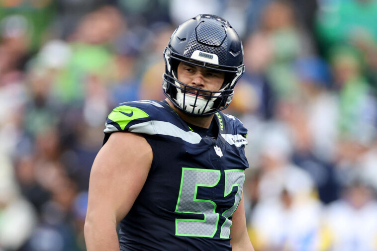 starting-seahawks-center-connor-williams-abruptly-retires