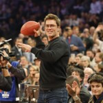 tom-brady-booed-loudly,-chucks-signed-football-into-crowd-while-courtside-at-knicks-nets