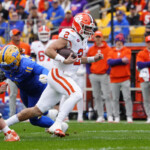 cade-klubnik’s-50-yard-td-run-powers-clemson-to-a-24-20-comeback-win-over-pitt