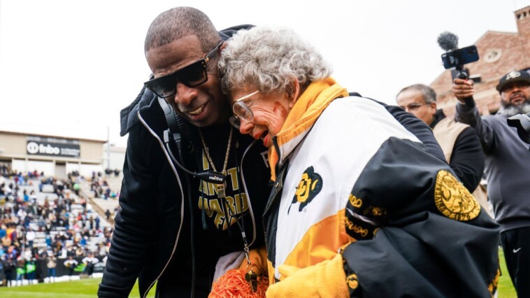 colorado-buffaloes-fans-sing-‘happy-birthday’-to-100-year-old-peggy-coppom