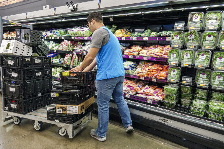 carrots-recalled-after-e.-coli-outbreak-kills-1,-sickens-39-others-—-walmart,-target-and-other-major-chains-affected