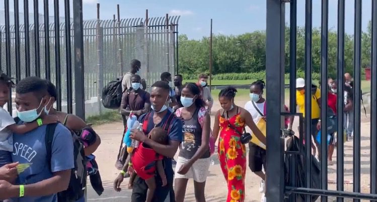 haitian-migrants-are-reportedly-fleeing-springfield,-ohio,-‘in-droves’-over-mass-deportation-fears