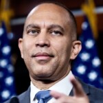 hakeem-jeffries-pushes-back-on-his-party-claiming-tulsi-gabbard-a-‘russian-asset’