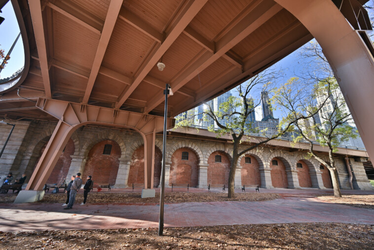 long-hidden-space-under-brooklyn-bridge-reopens-after-15-years-—-and-public-is-in-awe:-‘huge-for-the-community’