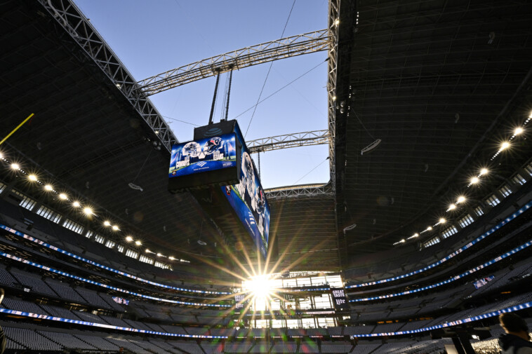 piece-of-at&t-stadium-roof-falls-in-scary-incident-before-‘monday-night-football’