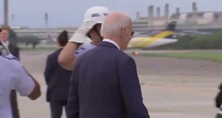 desperate-reporters-scream-at-the-top-of-their-lungs-and-beg-joe-biden-to-talk-to-them-as-he-departs-brazil-(video)